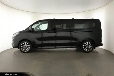 Ford Tourneo Custom — poza 3