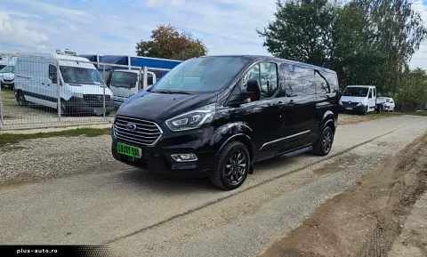 Ford Tourneo Custom — poza 3