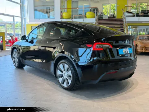 Tesla Model Y — poza 3