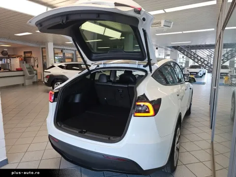 Tesla Model Y — poza 2