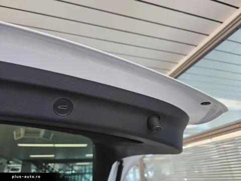 Tesla Model Y — poza 3