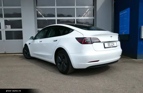 Tesla Model 3 — poza 2
