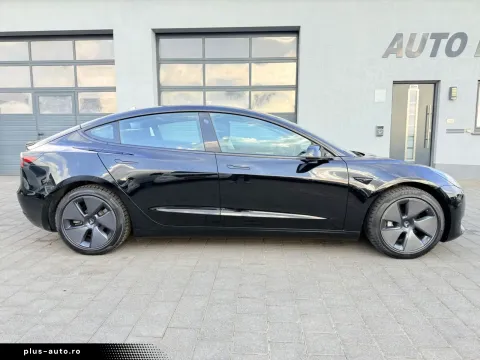 Tesla Model 3 — poza 2