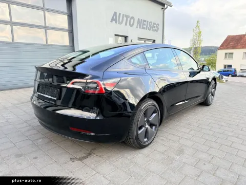 Tesla Model 3 — poza 3
