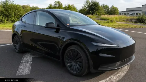 Tesla Model Y — poza 2