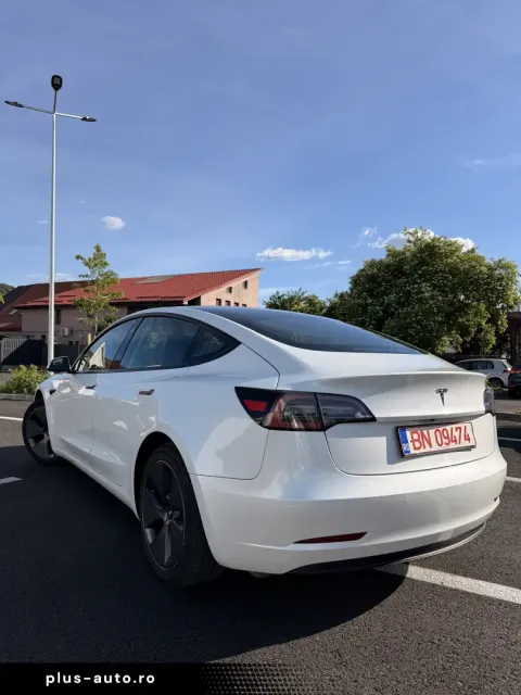 Tesla Model 3 — poza 2