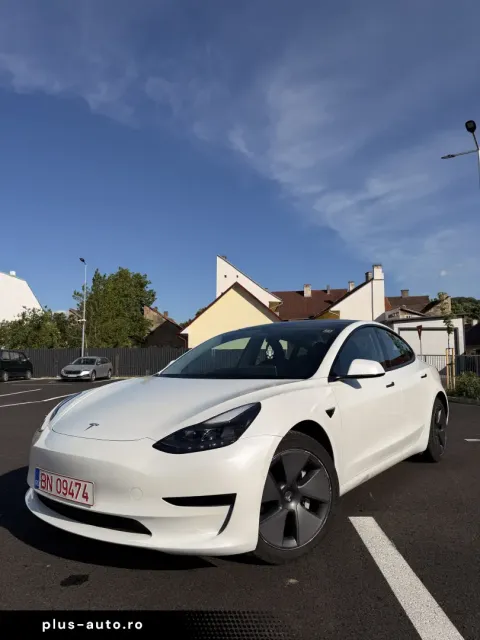 Tesla Model 3 — poza 3