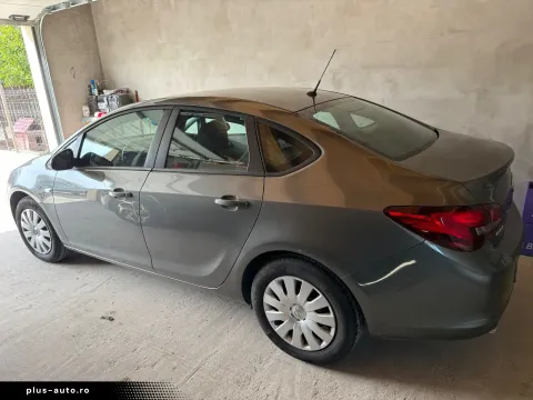 Opel Astra — poza 3