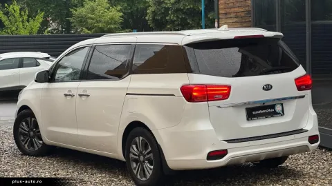 Kia Carnival — poza 3