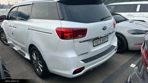 Kia Carnival — poza 3