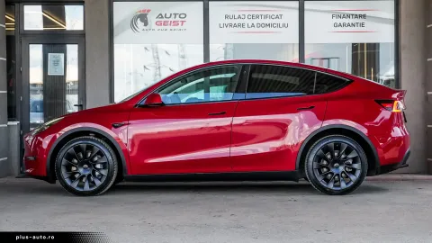 Tesla Model Y — poza 3