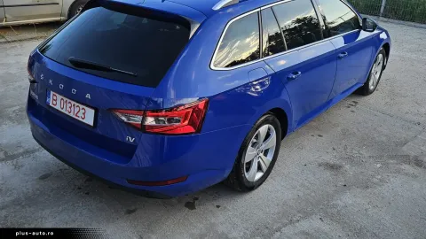 Skoda Superb — poza 2