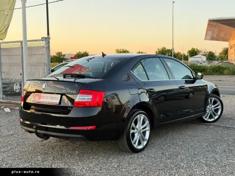 Skoda Octavia — poza 2