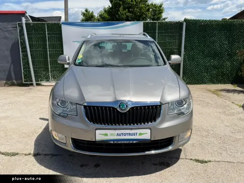 Skoda Superb — poza 2