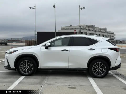 Lexus Nx 450H — poza 2