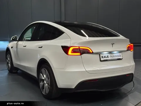 Tesla Model Y — poza 3