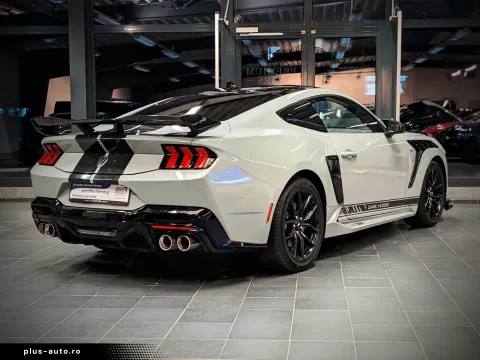 Ford Mustang — poza 3