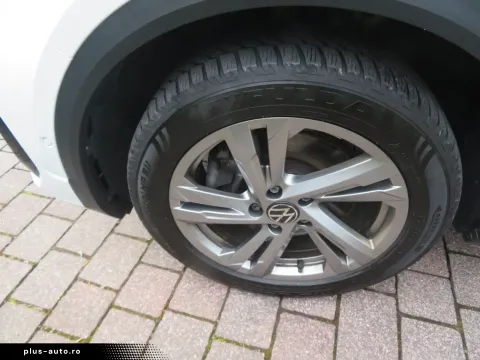 Volkswagen T-Roc — poza 2