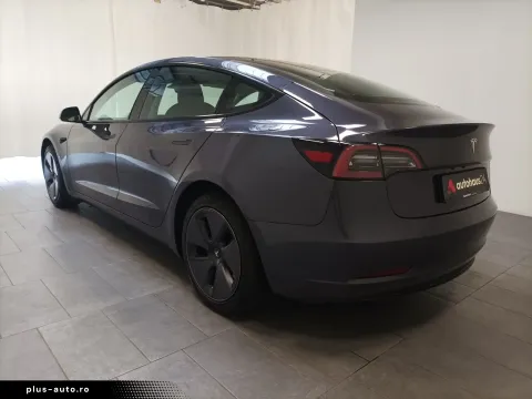 Tesla Model 3 — poza 3