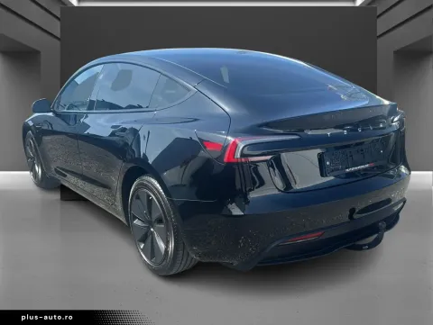Tesla Model 3 — poza 3