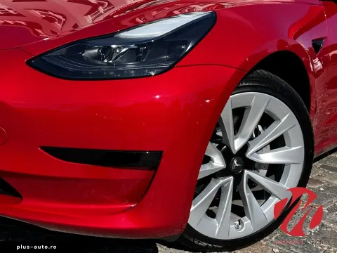 Tesla Model 3 — poza 2