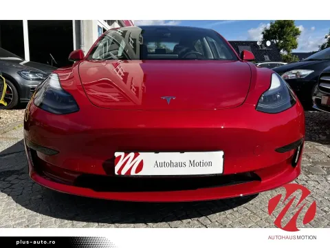 Tesla Model 3 — poza 3