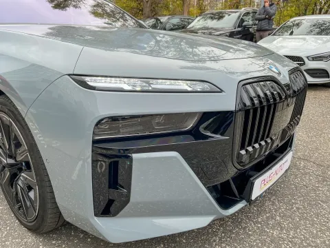 BMW 740 — poza 2