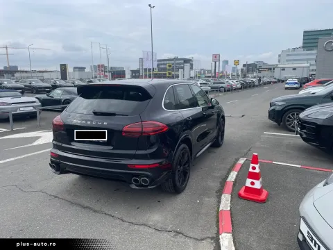 Porsche Cayenne — poza 2