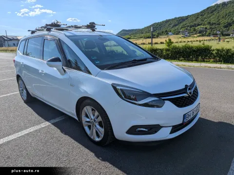 Opel Zafira Tourer — poza 2