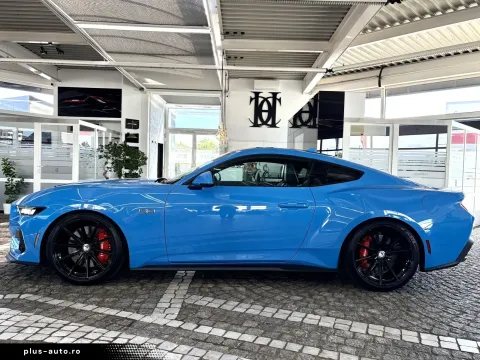Ford Mustang — poza 3