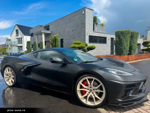 Corvette C8