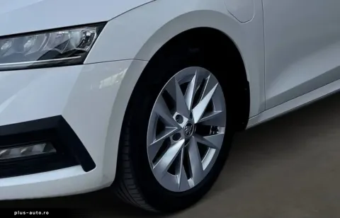 Skoda Octavia — poza 2