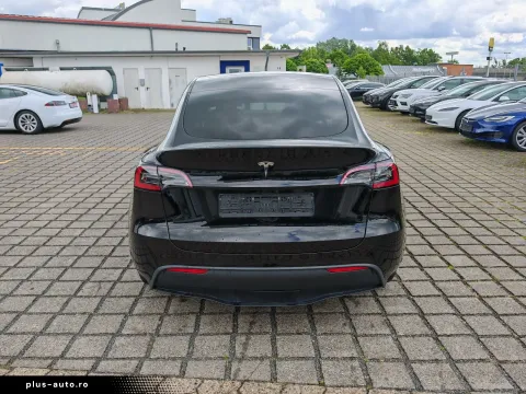 Tesla Model Y — poza 2
