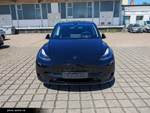 Tesla Model Y — poza 3