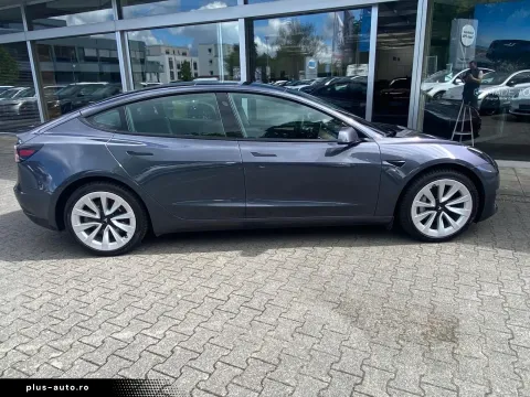 Tesla Model 3 — poza 3