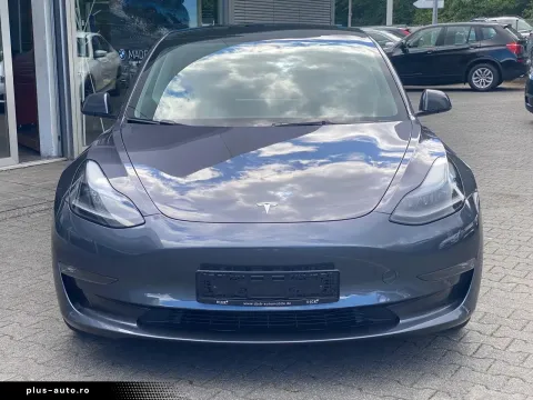 Tesla Model 3 — poza 2