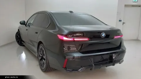 BMW 750 — poza 3