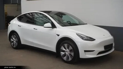 Tesla Model Y — poza 3