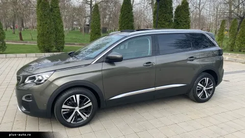 Peugeot 5008 — poza 2