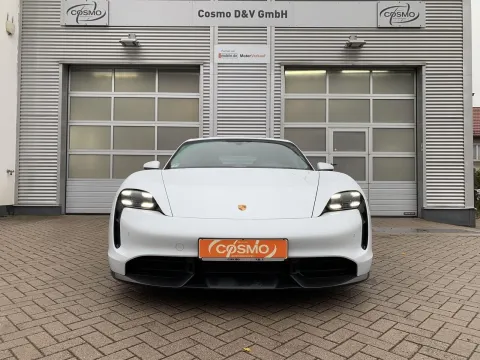 Porsche Taycan — poza 2