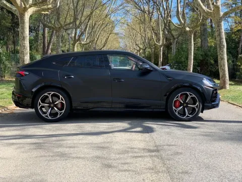 Lamborghini Urus — poza 3