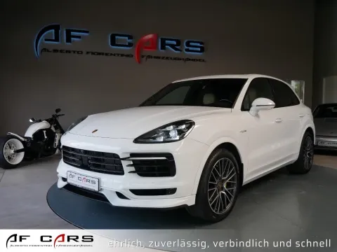 Porsche Cayenne — poza 2