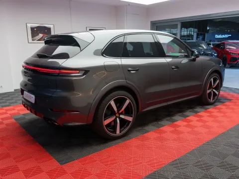 Porsche Cayenne — poza 2
