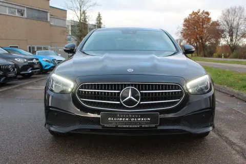 Mercedes-Benz E 300 — poza 2