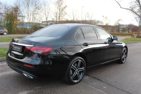 Mercedes-Benz E 300 — poza 3