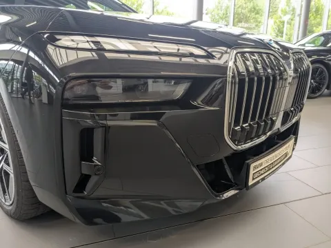 BMW 740 — poza 3
