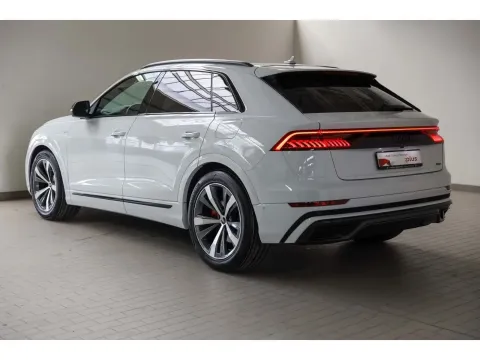 Audi Q8 — poza 2