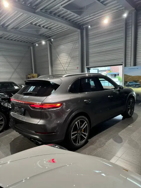 Porsche Cayenne — poza 3