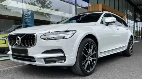 Volvo V90 Cross Country