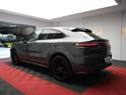 Porsche Cayenne — poza 3